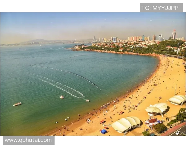 足球明星赛金沙滩激情上演球场魅力与海滩风光完美融合的盛会